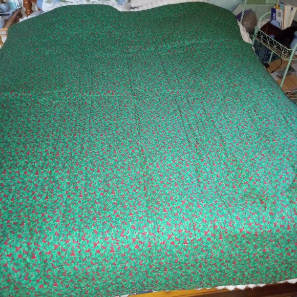 Holiday Handmade Christmas Quilt - Picture 8 of 9